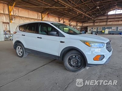 Czwarte zdjęcie samochodu z boku: 2017 FORD ESCAPE S VIN:1FMCU0F77HUF08715 - miniatura