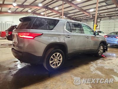 Trzecie zdjęcie samochodu z tyłu: 2020 CHEVROLET TRAVERSE LS VIN:1GNEVFKW0LJ112444 - miniatura