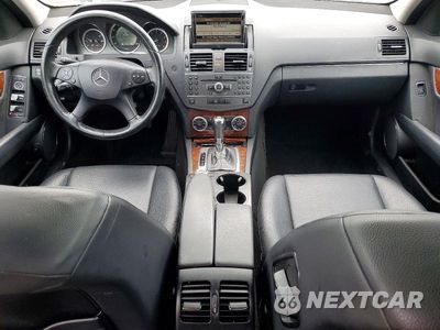 Zdjęcie 8 z 12 samochodu: 2011 MERCEDES-BENZ C 300 4MATIC VIN:WDDGF8BB6BR182883 - miniatura