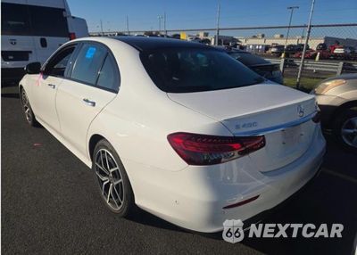 Trzecie zdjęcie samochodu z tyłu: 2021 MERCEDES-BENZ E 450 4MATIC VIN:W1KZF5KB4MA886301 - miniatura