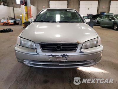 Piąte zdjęcie samochodu w środku: 2001 TOYOTA CAMRY XLE V6 VIN:JT2BF28K210321444 - miniatura