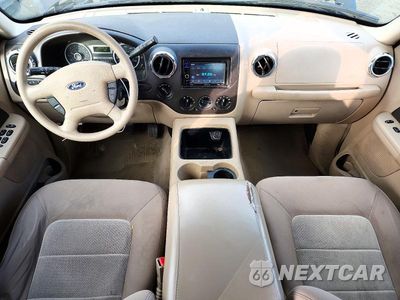 Zdjęcie 8 z 13 samochodu: 2005 FORD EXPEDITION XLT VIN:1FMPU16545LA57833 - miniatura