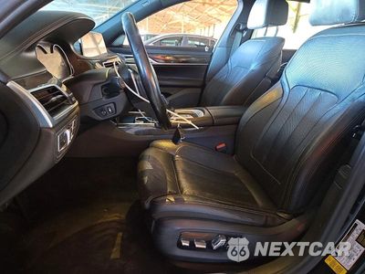 Zdjęcie 7 z 12 samochodu: 2018 BMW 740 I VIN:WBA7E2C56JG741939 - miniatura