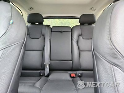 Zdjęcie 10 z 13 samochodu: 2025 VOLVO XC60 PLUS VIN:YV4M12RC9S1183089 - miniatura