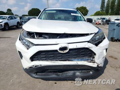 Piąte zdjęcie samochodu w środku: 2018 TOYOTA RAV4 LE VIN:2T3H1RFV7KW015679 - miniatura