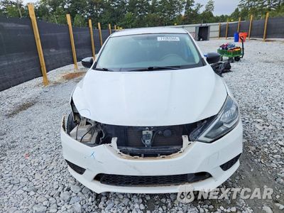 Piąte zdjęcie samochodu w środku: 2018 NISSAN SENTRA S VIN:3N1AB7AP3JY327196 - miniatura