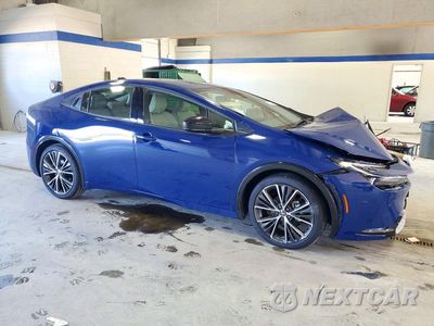 Czwarte zdjęcie samochodu z boku: 2026 TOYOTA PRIUS XLE VIN:JTDACAAU7T3071508 - miniatura