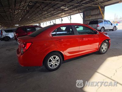 Trzecie zdjęcie samochodu z tyłu: 2013 CHEVROLET SONIC LT VIN:1G1JC5SH8D4154104 - miniatura