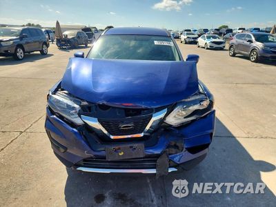 Piąte zdjęcie samochodu w środku: 2018 NISSAN ROGUE S VIN:KNMAT2MT2JP567346 - miniatura