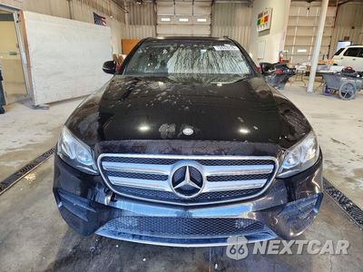 Piąte zdjęcie samochodu w środku: 2017 MERCEDES-BENZ E 300 VIN:WDDZF4JB9HA213411 - miniatura