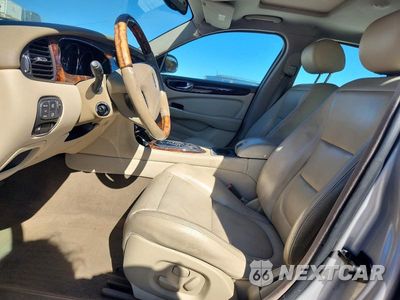 Zdjęcie 7 z 13 samochodu: 2004 JAGUAR XJ8 VIN:SAJWA71C44SG21698 - miniatura