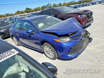 Czwarte zdjęcie samochodu z boku: 2018 TOYOTA CAMRY LE VIN:4T1B11HK4JU673266 - miniatura