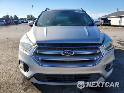 Piąte zdjęcie samochodu w środku: 2018 FORD ESCAPE SE VIN:1FMCU0GD5JUA43409 - miniatura
