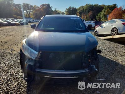 Piąte zdjęcie samochodu w środku: 2014 TOYOTA HIGHLANDER LE PLUS VIN:5TDBKRFH3ES039707 - miniatura