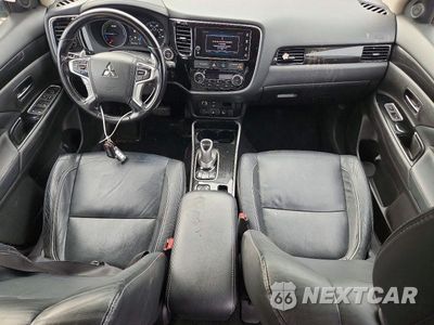 Zdjęcie 8 z 13 samochodu: 2018 MITSUBISHI OUTLANDER SE VIN:JA4J24A50JZ031367 - miniatura