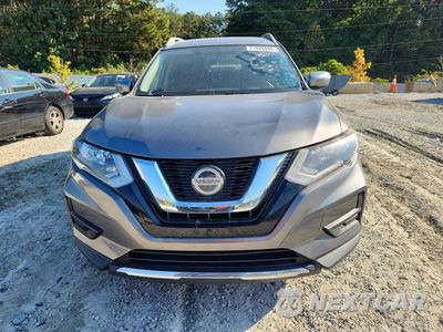 Piąte zdjęcie samochodu w środku: 2018 NISSAN ROGUE SV VIN:KNMAT2MT3JP518057 - miniatura