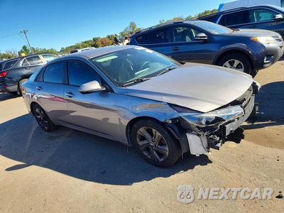 Czwarte zdjęcie samochodu z boku: 2021 HYUNDAI ELANTRA SEL VIN:KMHLM4AG7MU212828 - miniatura