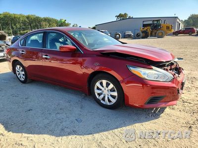 Czwarte zdjęcie samochodu z boku: 2017 NISSAN ALTIMA 2.5 S VIN:1N4AL3AP6HC182473 - miniatura