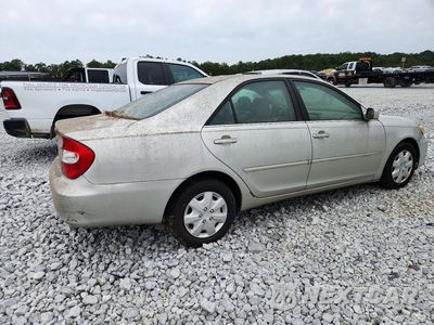 Trzecie zdjęcie samochodu z tyłu: 2002 TOYOTA CAMRY LE VIN:4T1BE32K92U005201 - miniatura