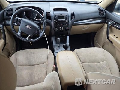 Zdjęcie 8 z 13 samochodu: 2012 KIA SORENTO LX VIN:5XYKT4A10CG216086 - miniatura