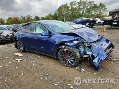 Czwarte zdjęcie samochodu z boku: 2024 TESLA MODEL Y VIN:7SAYGDEF6RF023660 - miniatura