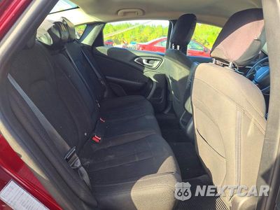 Zdjęcie 10 z 12 samochodu: 2015 CHRYSLER 200 LIMITED VIN:1C3CCCAB7FN714259 - miniatura