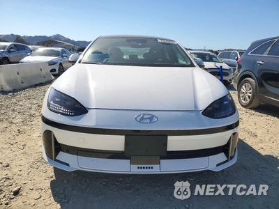 Piąte zdjęcie samochodu w środku: 2023 HYUNDAI IONIQ 6 LIMITED VIN:KMHM54AA2PA035530 - miniatura