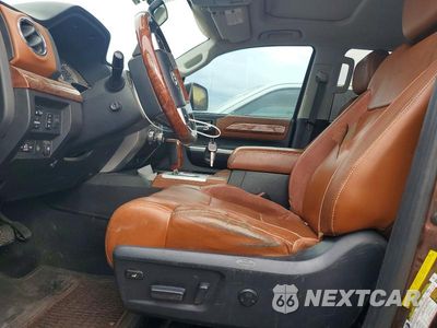 Zdjęcie 7 z 12 samochodu: 2015 TOYOTA TUNDRA 1794 EDITION VIN:5TFGY5F16FX175406 - miniatura