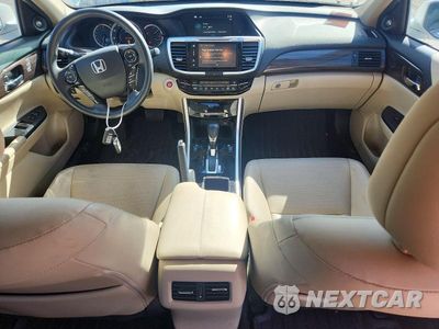 Zdjęcie 8 z 13 samochodu: 2017 HONDA ACCORD TOURING VIN:1HGCR3F96HA021906 - miniatura