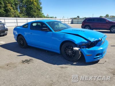 Czwarte zdjęcie samochodu z boku: 2014 FORD MUSTANG VIN:1ZVBP8AM7E5255952 - miniatura