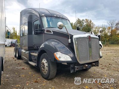 Czwarte zdjęcie samochodu z boku: 2016 KENWORTH T680 SEMI TRUCK VIN:1XKYD49X5GJ463937 - miniatura