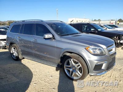 Czwarte zdjęcie samochodu z boku: 2015 MERCEDES-BENZ GL 550 4MATIC VIN:4JGDF7DE1FA557948 - miniatura