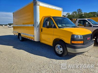 Czwarte zdjęcie samochodu z boku: 2022 GMC SAVANA BOX TRUCK VIN:7GZ37TC79NN003981 - miniatura