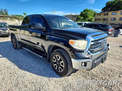 Czwarte zdjęcie samochodu z boku: 2017 TOYOTA TUNDRA SR5 VIN:5TFRM5F17HX116212 - miniatura