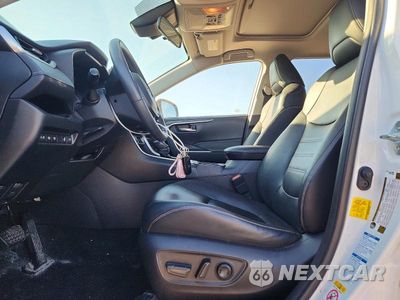 Zdjęcie 7 z 13 samochodu: 2019 TOYOTA RAV4 XLE PREMIUM VIN:JTMA1RFV2KD507664 - miniatura