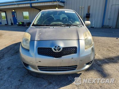 Piąte zdjęcie samochodu w środku: 2007 TOYOTA YARIS BASE VIN:JTDJT923X75058315 - miniatura