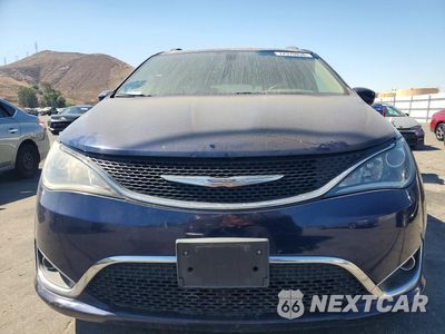 Piąte zdjęcie samochodu w środku: 2017 CHRYSLER PACIFICA TOURING L VIN:2C4RC1BG4HR583897 - miniatura