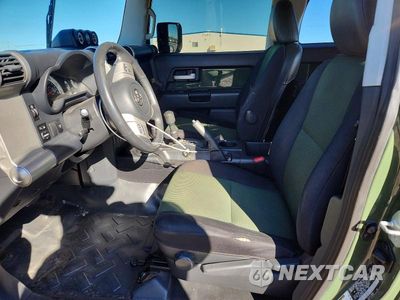 Zdjęcie 7 z 13 samochodu: 2011 TOYOTA FJ CRUISER BASE VIN:JTEBU4BF3BK115331 - miniatura