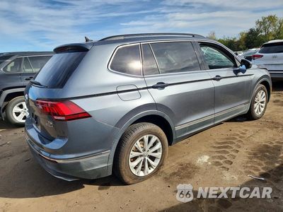 Trzecie zdjęcie samochodu z tyłu: 2018 VOLKSWAGEN TIGUAN SE VIN:3VV2B7AX0JM132456 - miniatura