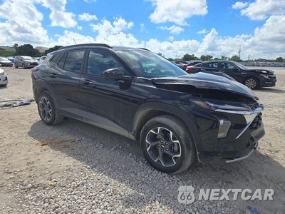 Czwarte zdjęcie samochodu z boku: 2026 CHEVROLET TRAX 1LT VIN:KL77LHEP5TC261814 - miniatura