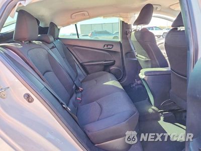 Zdjęcie 10 z 12 samochodu: 2022 TOYOTA PRIUS LE AWD-E VIN:JTDL9MFU0N3039763 - miniatura
