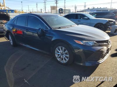 Czwarte zdjęcie samochodu z boku: 2018 TOYOTA CAMRY LE VIN:4T1B11HKXJU664667 - miniatura