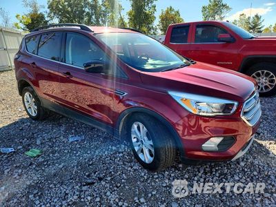 Czwarte zdjęcie samochodu z boku: 2018 FORD ESCAPE SE VIN:1FMCU9GD8JUB36316 - miniatura