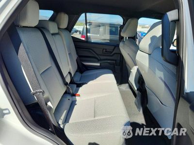 Zdjęcie 11 z 14 samochodu: 2026 TOYOTA 4RUNNER SR5 VIN:JTEVA5BR2T5117657 - miniatura