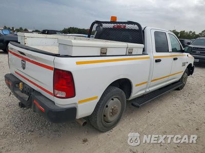Trzecie zdjęcie samochodu z tyłu: 2016 RAM 2500 ST VIN:3C6UR4CJ0GG309340 - miniatura
