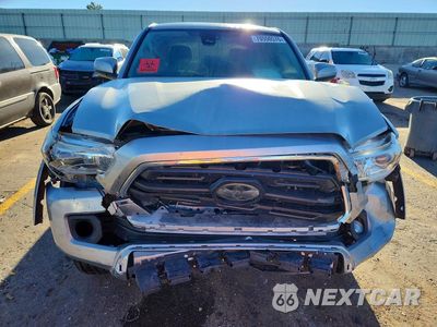 Piąte zdjęcie samochodu w środku: 2019 TOYOTA TACOMA SR5 V6 VIN:3TMAZ5CN9KM112343 - miniatura
