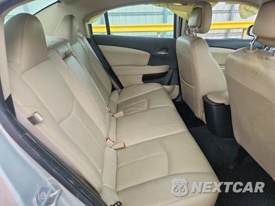 Zdjęcie 10 z 13 samochodu: 2012 CHRYSLER 200 LIMITED VIN:1C3CCBCB6CN301994 - miniatura