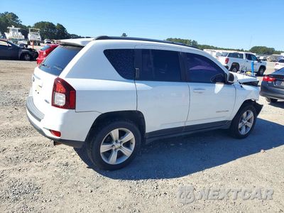Trzecie zdjęcie samochodu z tyłu: 2016 JEEP COMPASS LATITUDE VIN:1C4NJDEB4GD662932 - miniatura