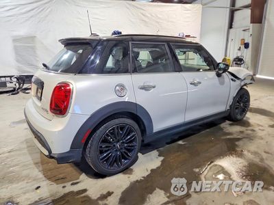 Trzecie zdjęcie samochodu z tyłu: 2022 MINI COOPER S VIN:WMW53DK05N2R09197 - miniatura