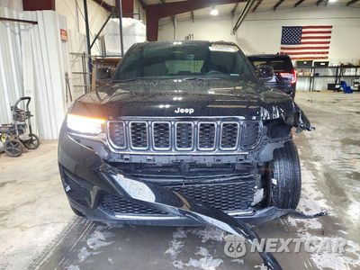 Piąte zdjęcie samochodu w środku: 2025 JEEP GRAND CHEROKEE LAREDO VIN:1C4RJHAG9SC356883 - miniatura